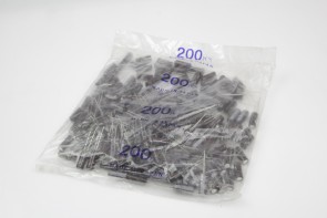 Lot of 200 Condensateurs 470uF 16V 105øC Nichicon H0037(20MM LONG)